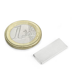 Q-22-8.5-1.4-SHN, Parallelepipedo magnetico 22 x 8,5 x 1,4 mm, neodimio, 35SH, nichelato