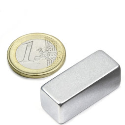 Q-30-12-12-Z, Parallélépipède magnétique 30 x 12 x 12 mm, néodyme, N52, zingué