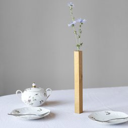 LIV-34, Magnetic vase Oak, vase made of oak wood, magnetic on metal plate, gift-wrapped
